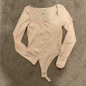 H&M Light Pink Long Sleeve Bodysuit